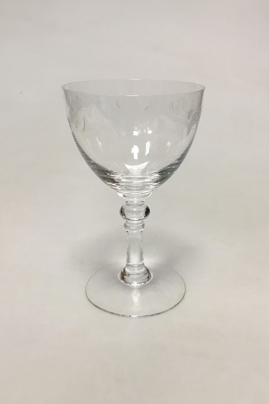 Holmegaard Rosenborg Red Wine Glass  Measures 14cm / 551"