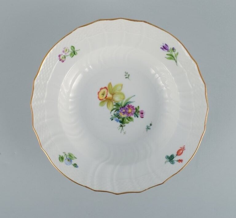 Royal Copenhagen Saxon Flower Five deep plates in hand-painted porcelain