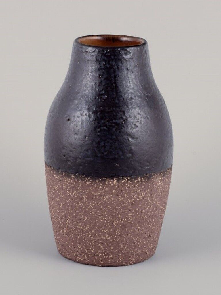 Mari Simmulson for Upsala Ekeby Onyx ceramic vase with glaze in black hues