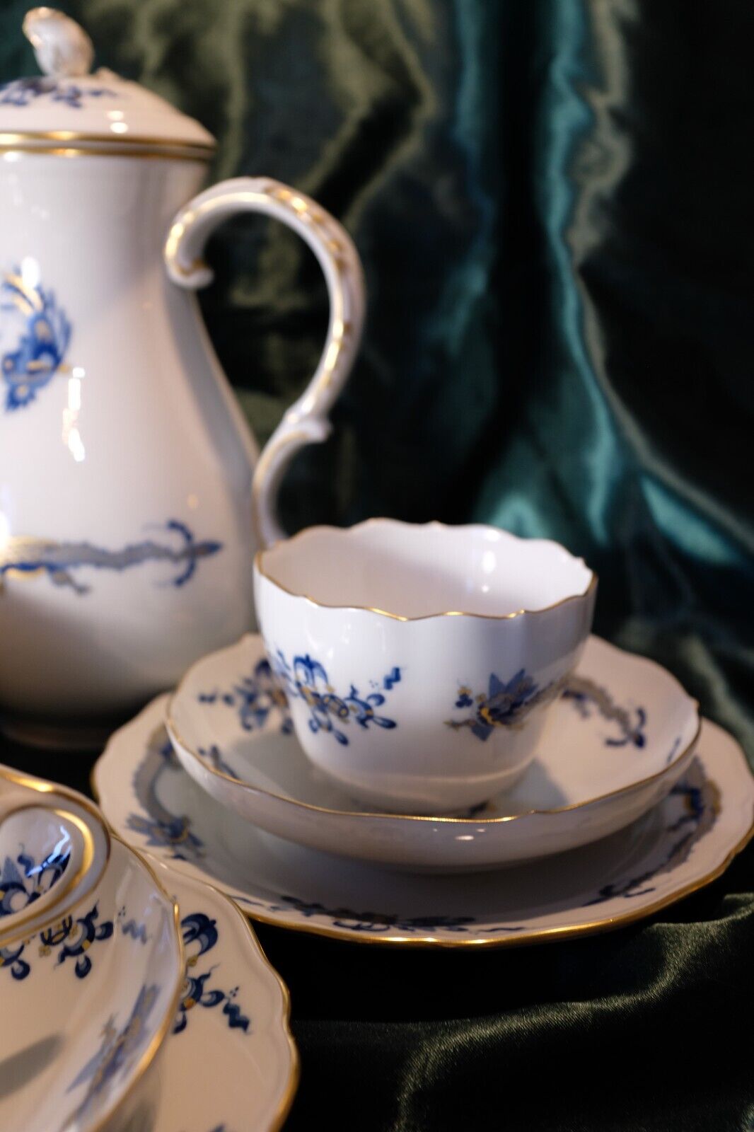 Meissen Coffee Service - Blue Dragon First-Sort Porcelain version top 24k GOLD