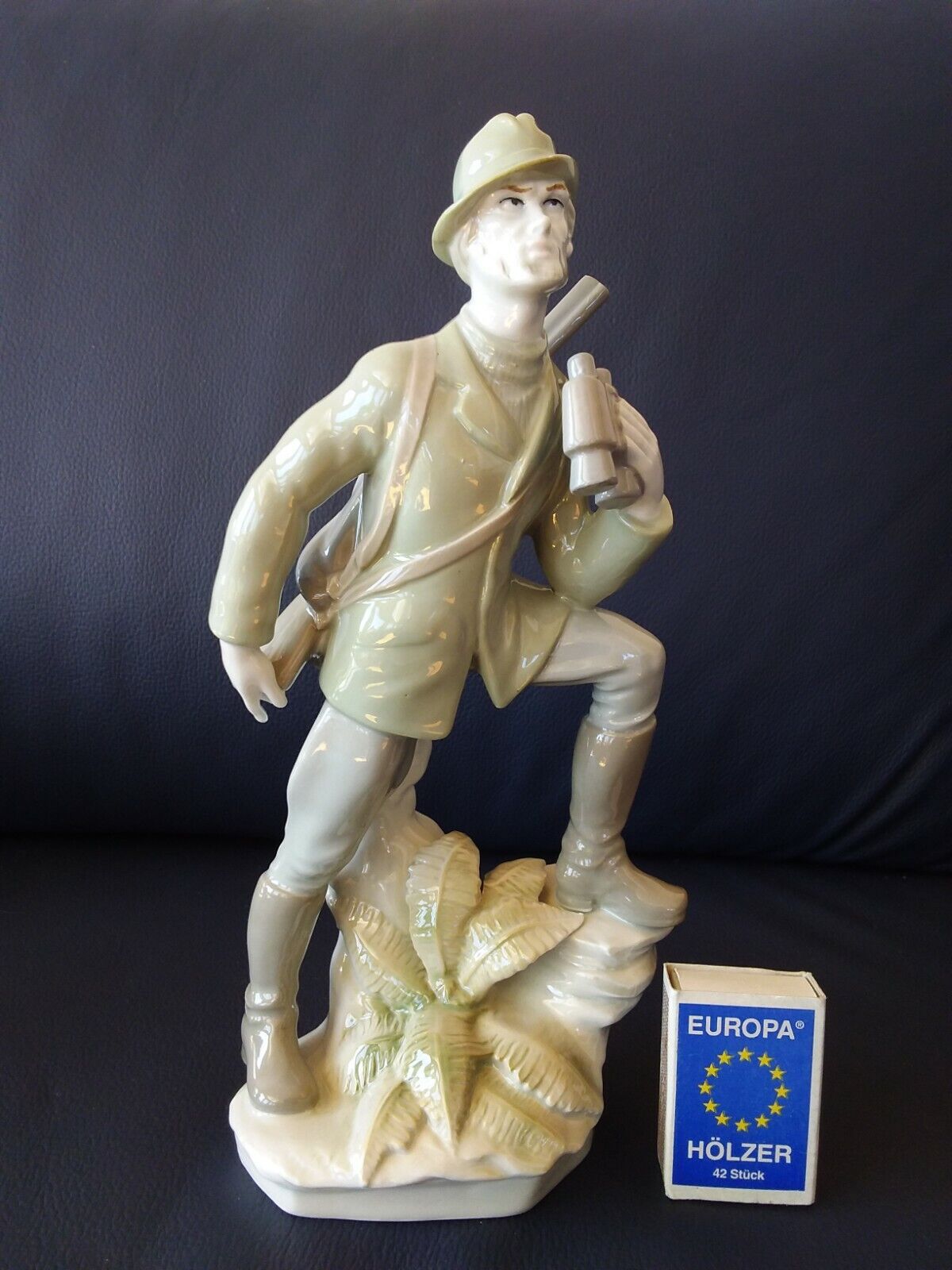 Porcelain figure hunter with binoculars and shotgun Wagner  Apel 26 cm