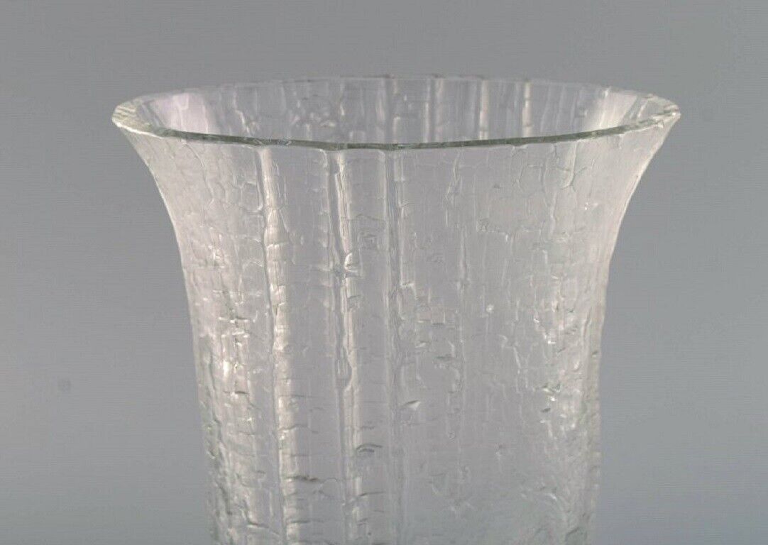 Timo Sarpaneva for Iittala Vase in clear mouth blown art glass Finnish design