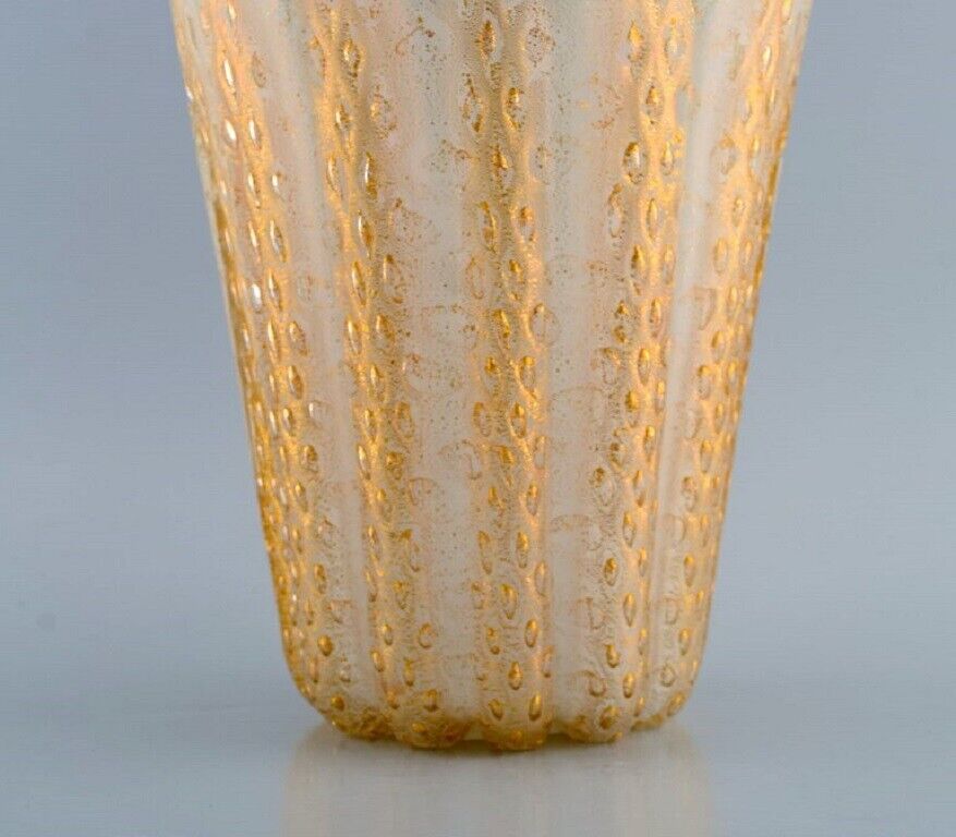 Barovier and Toso Venice Large vase in mouth-blown art glass 1960s