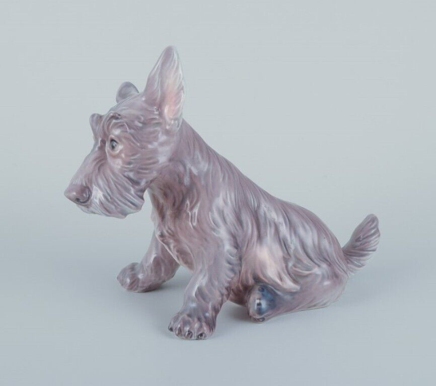 Dahl Jensen porcelain figurine of a sitting Scottish Terrier Model number 1078