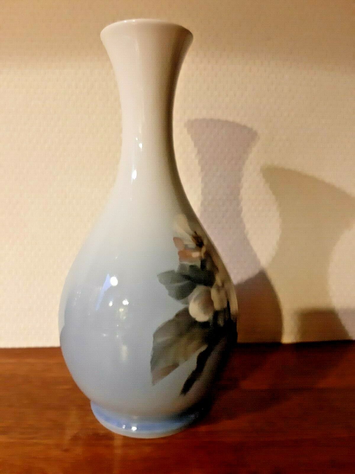 Flower vase w Appletwig in blossom decor # 53-51 Royal Copenhagen Fact 2