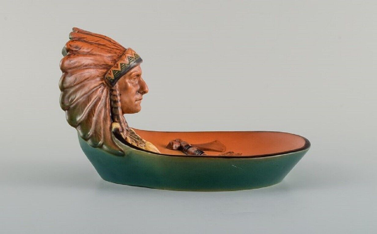 Ipsens Denmark Bowl in glazed ceramic with hand-painted chief Model 286