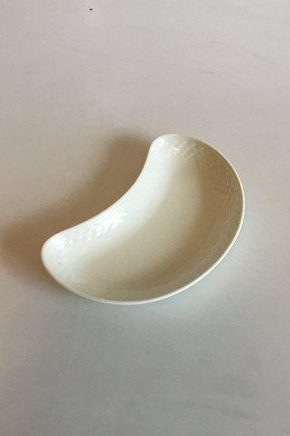 Bing  Grondahl Elegance Creme Kidney shaped Dish No 41