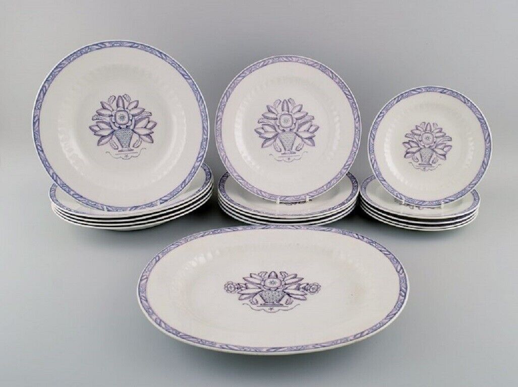 Wilhelm Kåge for Gustavsberg Vas serving dish and fifteen plates