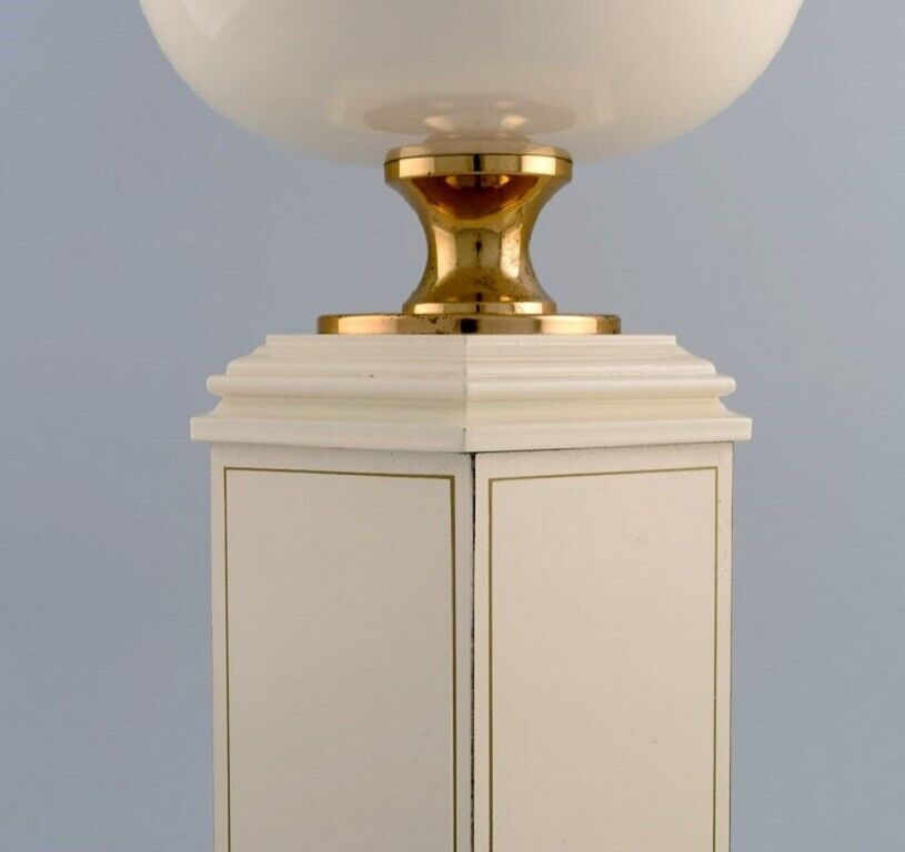 Le Dauphin France Large table lamp in cream lacquered metal and brass 1970s