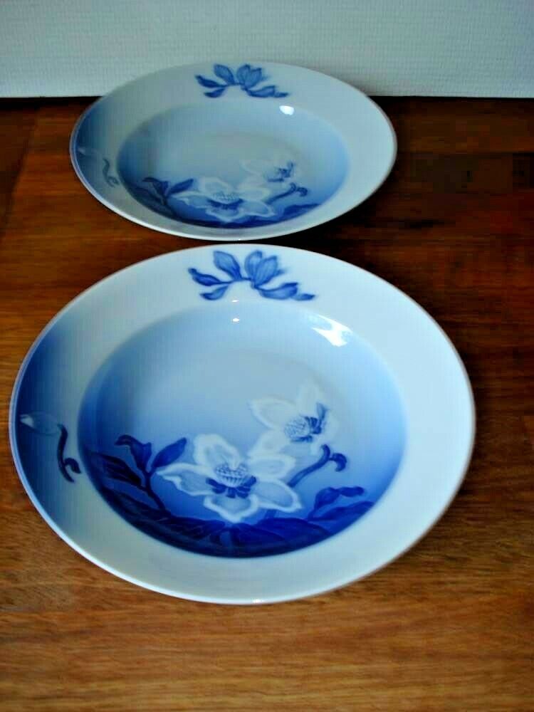 2 x CHRISTMAS ROSE 21½ cm Porridge / small Soup Bowls # 604 Royal Copenhagen 1st