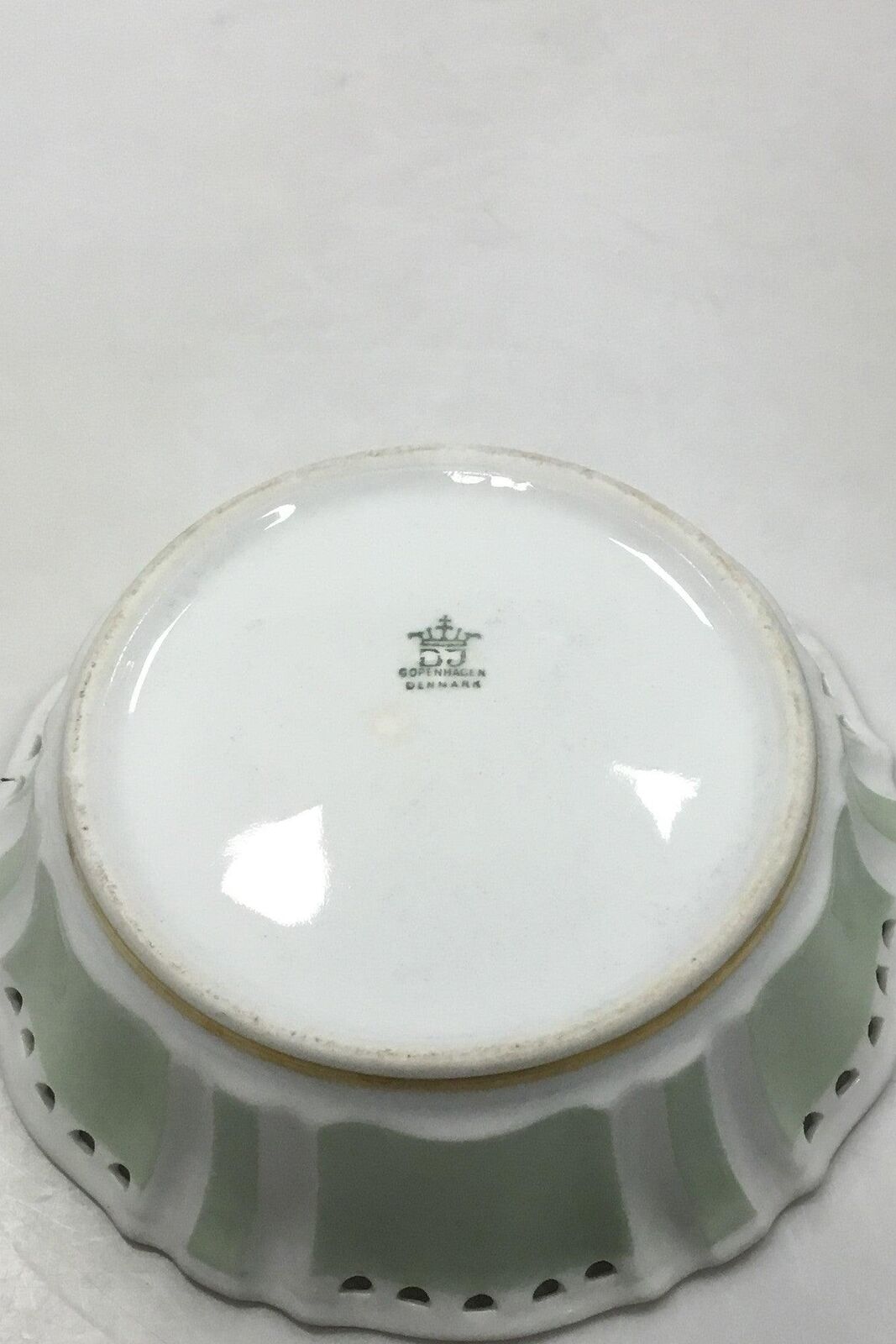 Dahl Jensen Queen pattern with green decoration Bowl