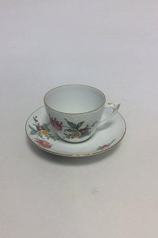 Bing  Grondahl Saxon Flower White Mornign Cup no 475