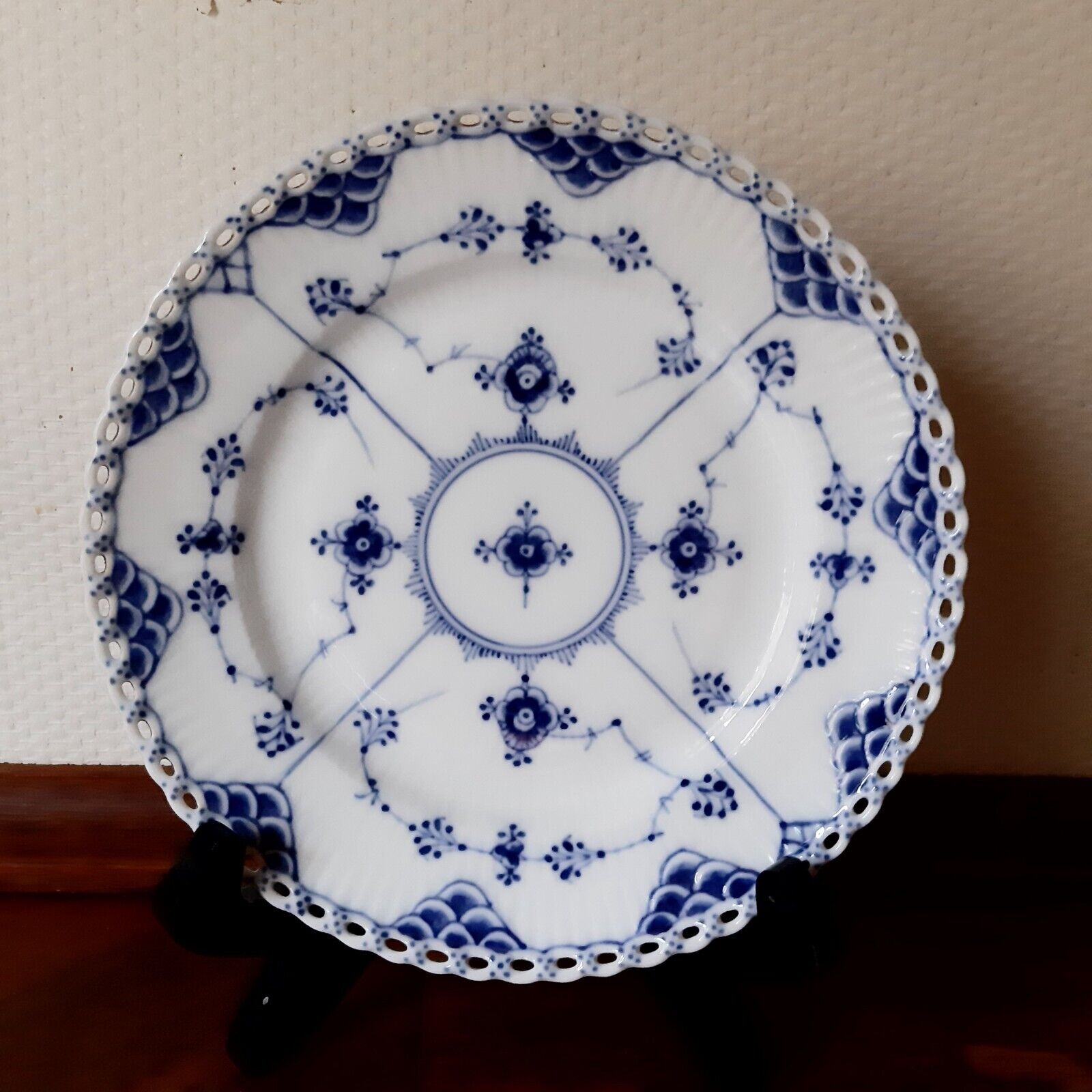 Antique pre-1923 Lunch Plate # 1- 1086  BLUE FLUTED FULL LACE Royal Copenhagen