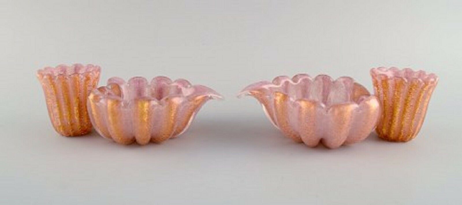 Barovier and Toso A pair of organically shaped bowls in pink art glass