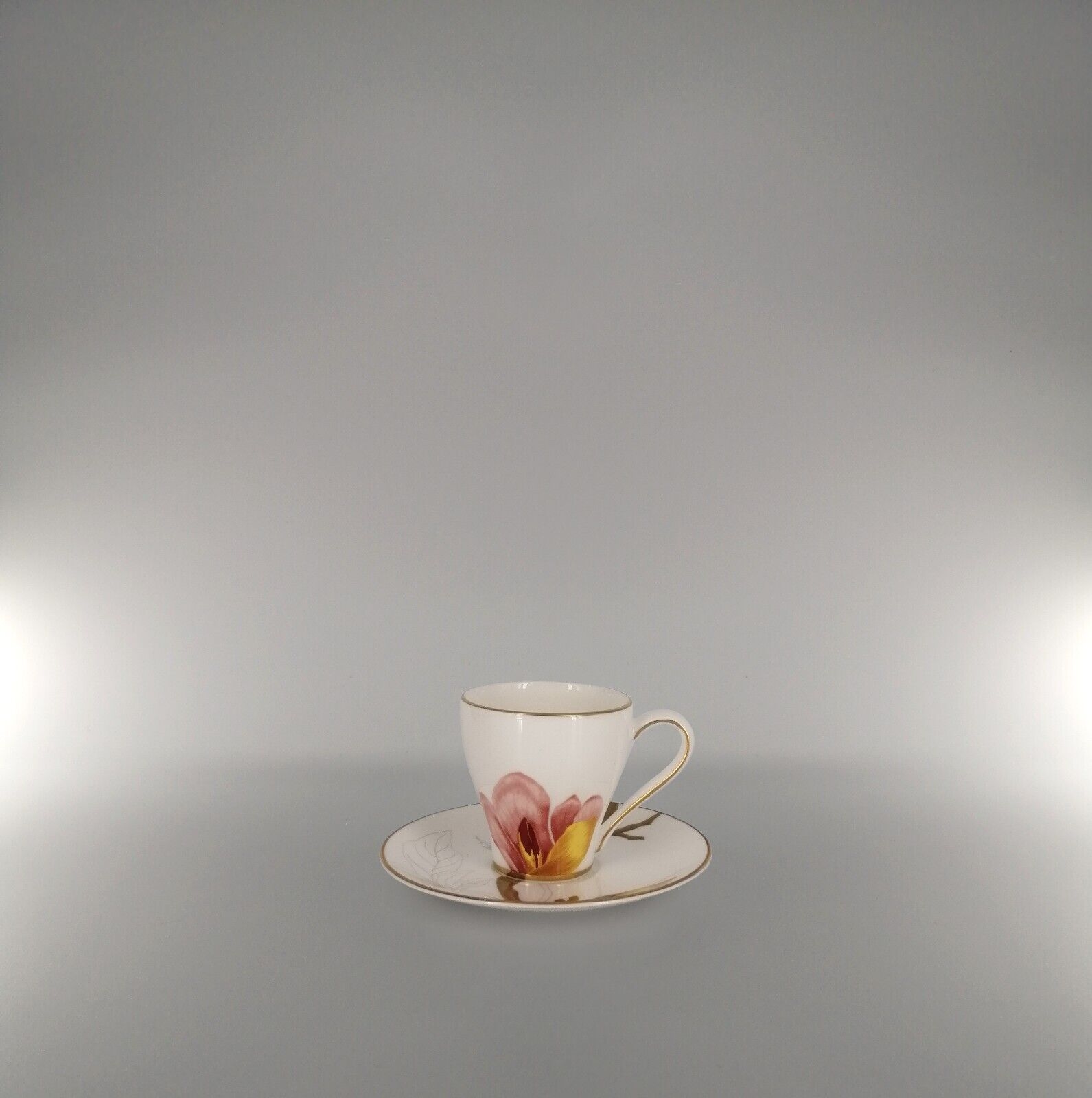 Royal Copenhagen Flora Espresso Cup with Saucer (10 cl) - Magnolia - #054/055-aa