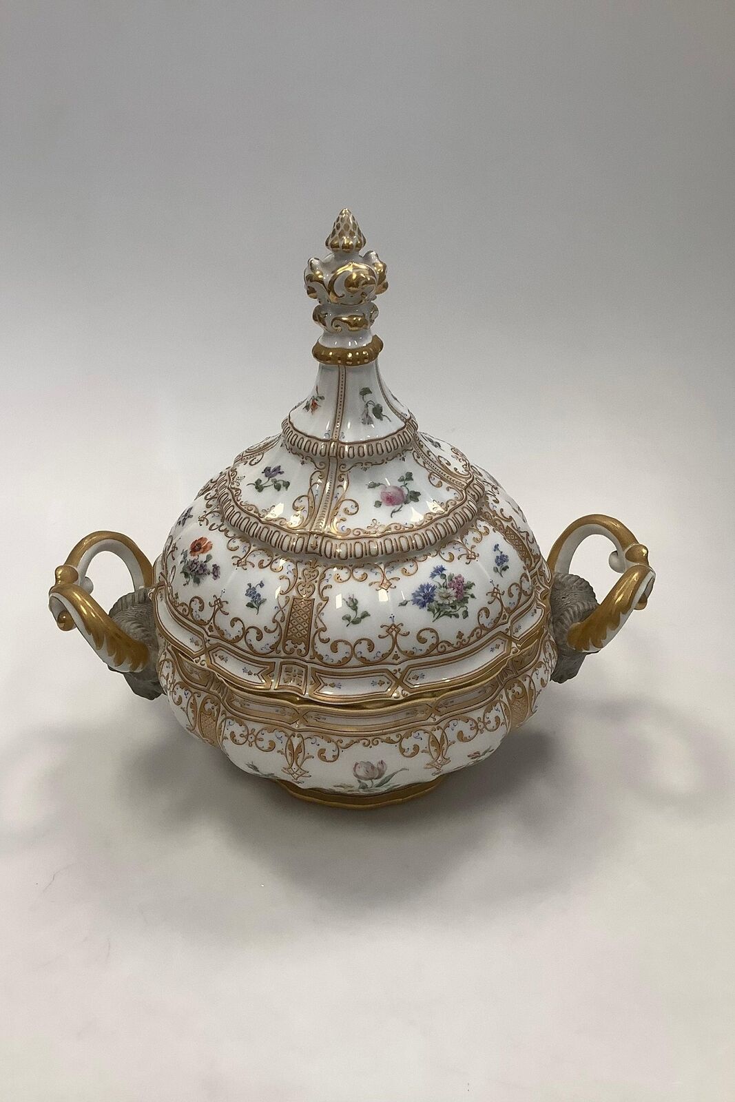 Bing and Grondahl Rosenborg Lidded bowl with goat handle