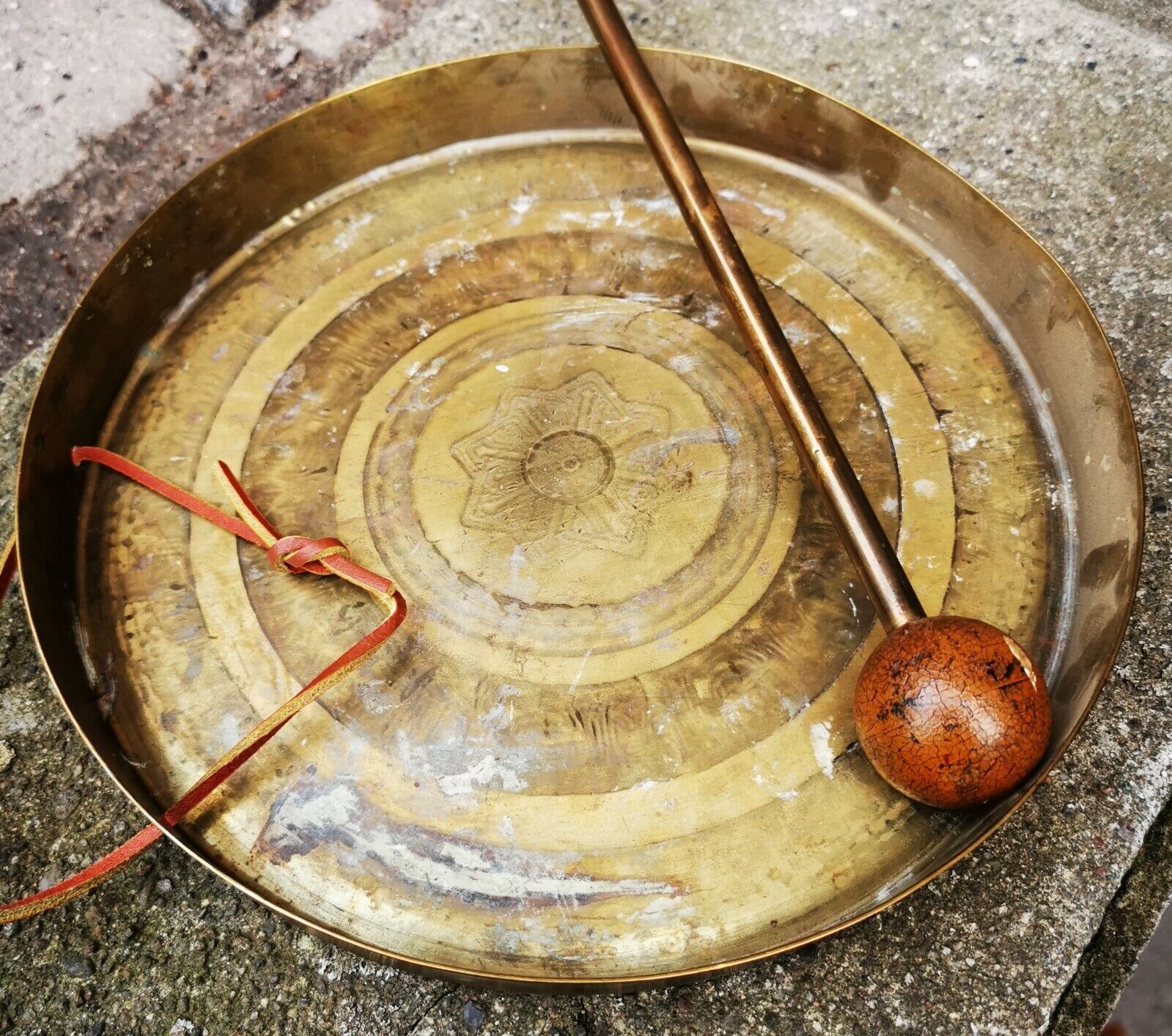 Older Used Decorative Round Handheled Brass Metal Dinner Bell Gong with Hammer