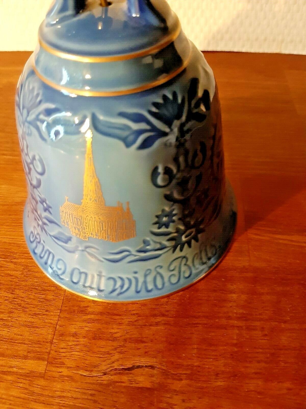 1982 Annual New Year Bell BING & GRONDAHL Royal Copenhagen ST STEPHAN CATHEDRAL