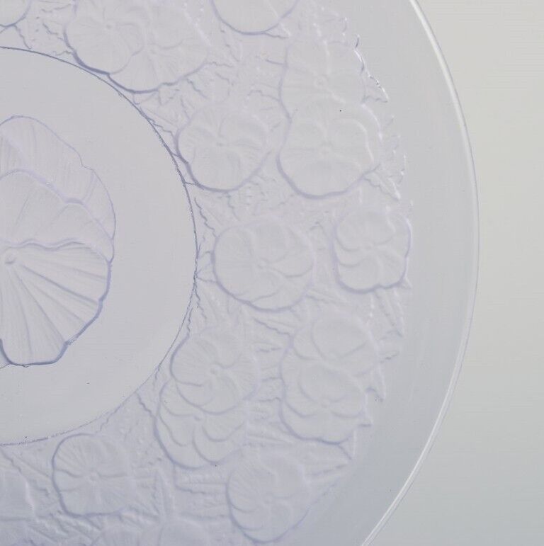 Lalique-style Set of ten plates designed with flower motifs in purple glass