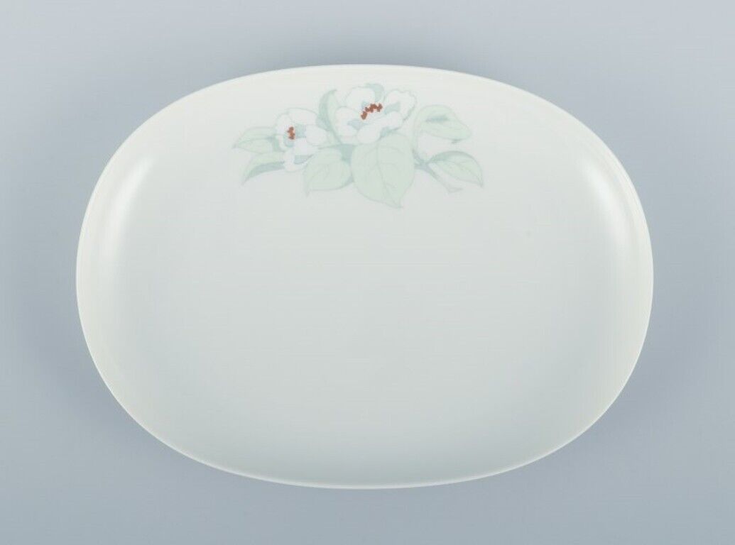 Tapio Wirkkala for Rosenthal Studio-linie Two oval dishes with a flower motif