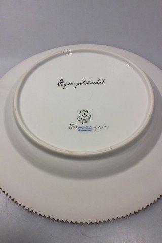 Royal Copenhagen Flora Danica Fish Plate No 19/3549