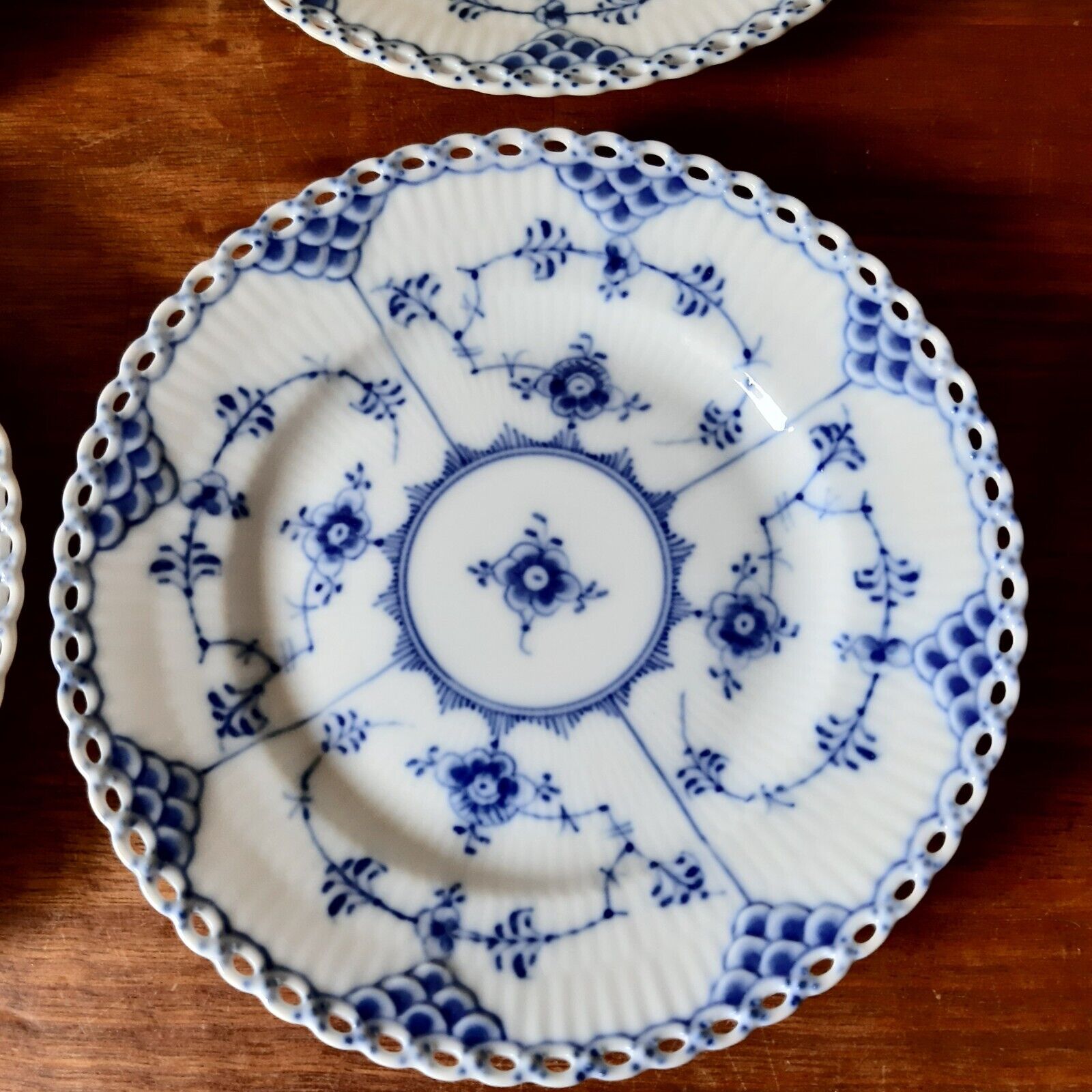 4 Old Plates 15 cm BLUE FLUTED FULL LACE # 1-1088 Royal Copenhagen 1937