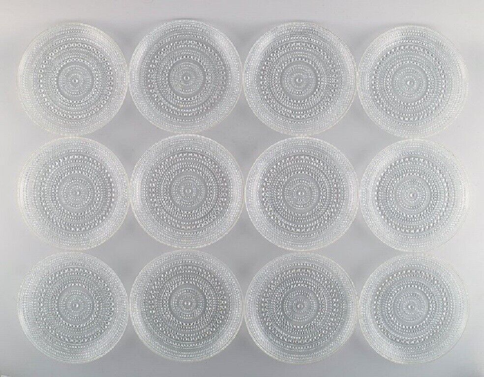 Oiva Toikka for Arabia Twelve Kastehelmi plates in clear art glass