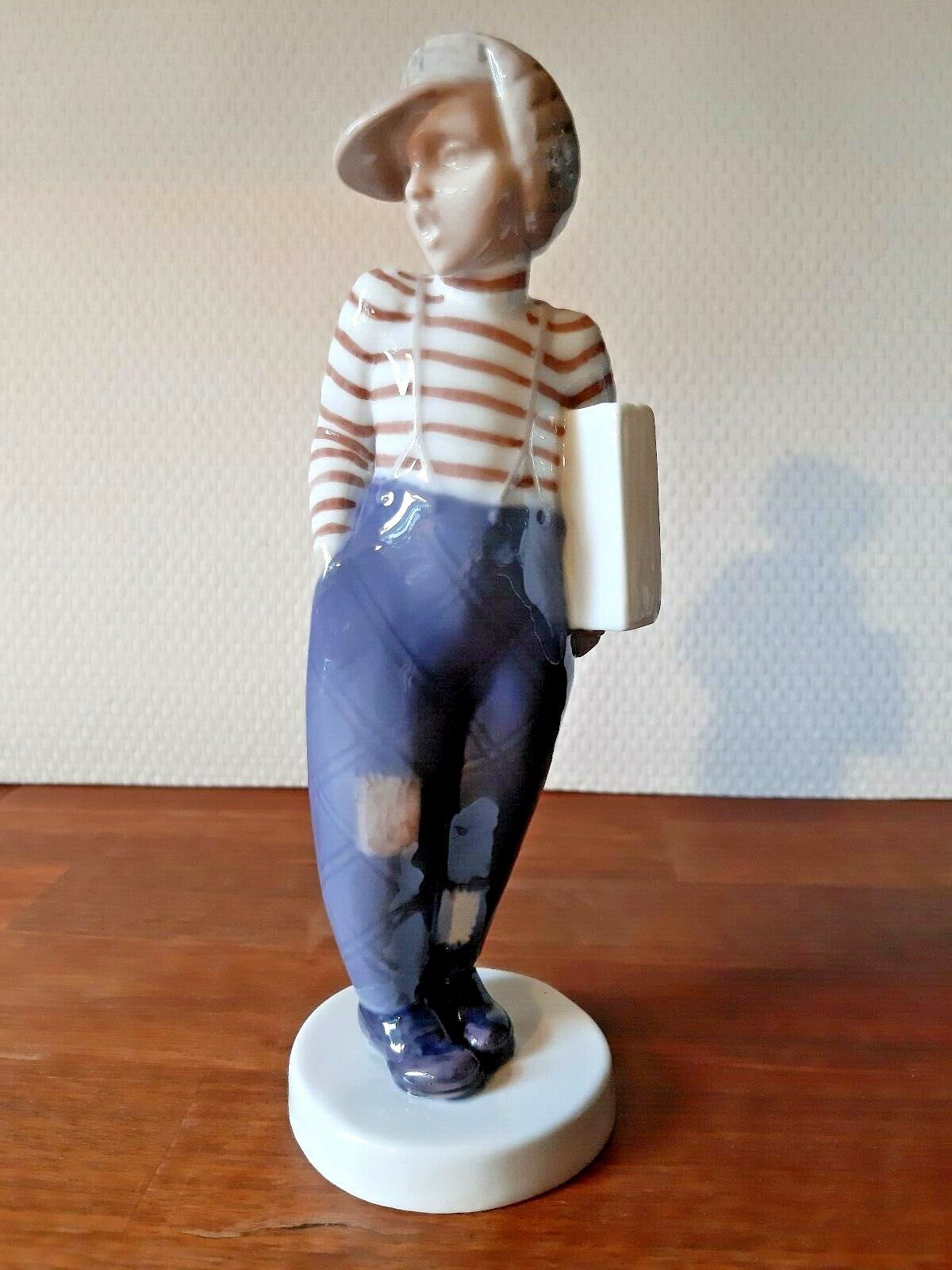 PAPER BOY # 2148 BING & GRONDAHL ROYAL COPENHAGEN Claire Weiss Fact 1