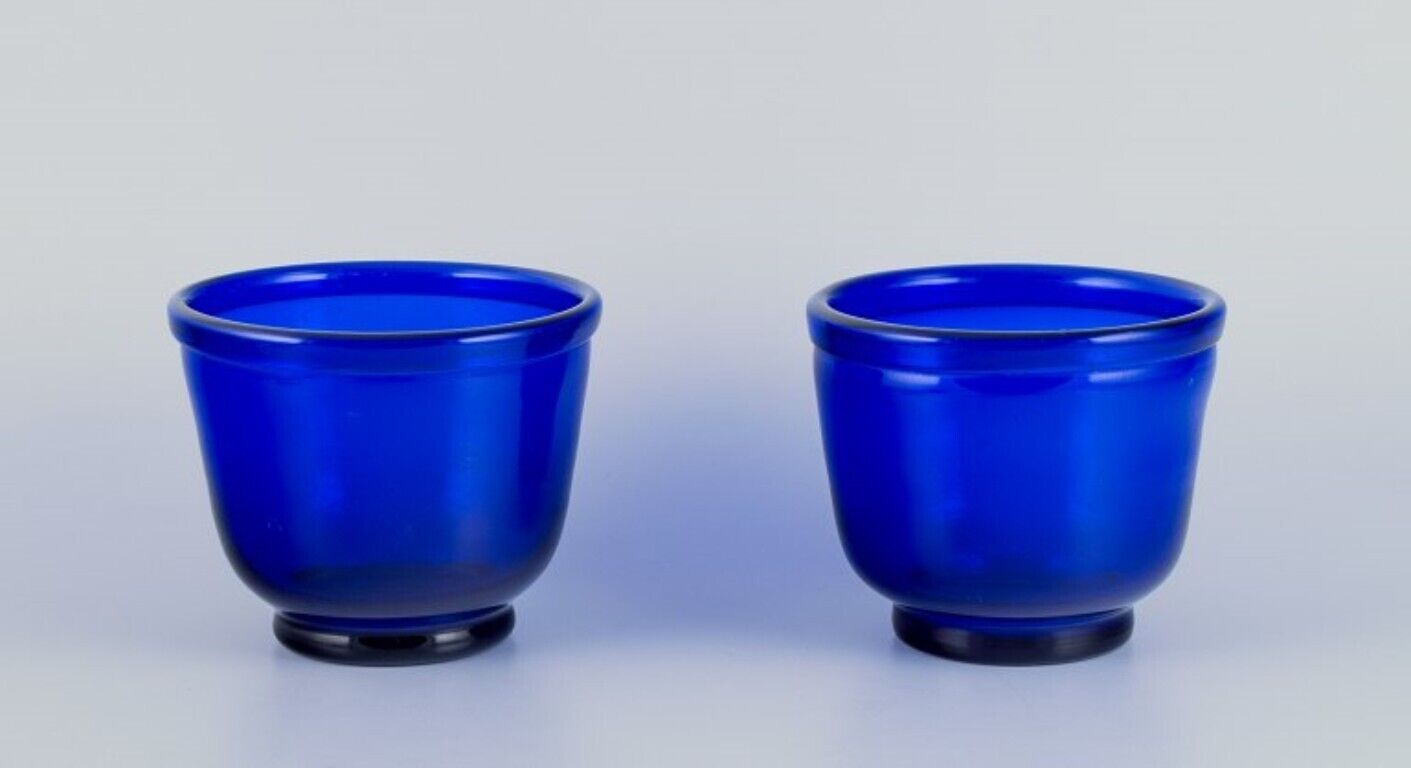 Pair of Danish art glass vases in dark blue glass Mouth blown 1930/40s