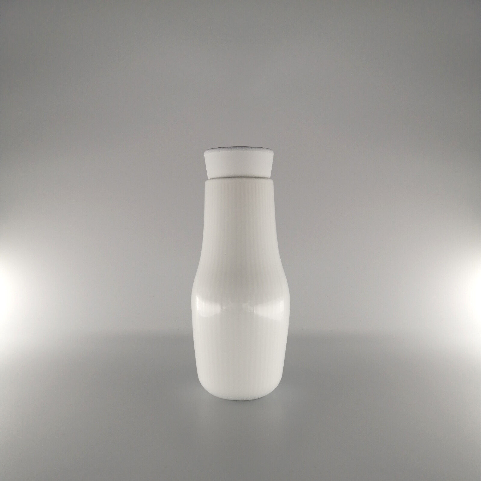 Royal Copenhagen White Fluted Multi Bottle (19 cm / 40 cl) - White Top386 - #386