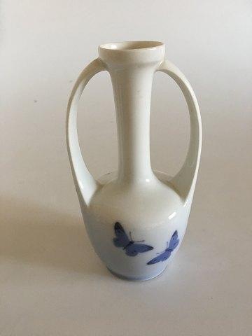 Royal Copenhagen Art Nouveau vase with 2 handles No 951/60A