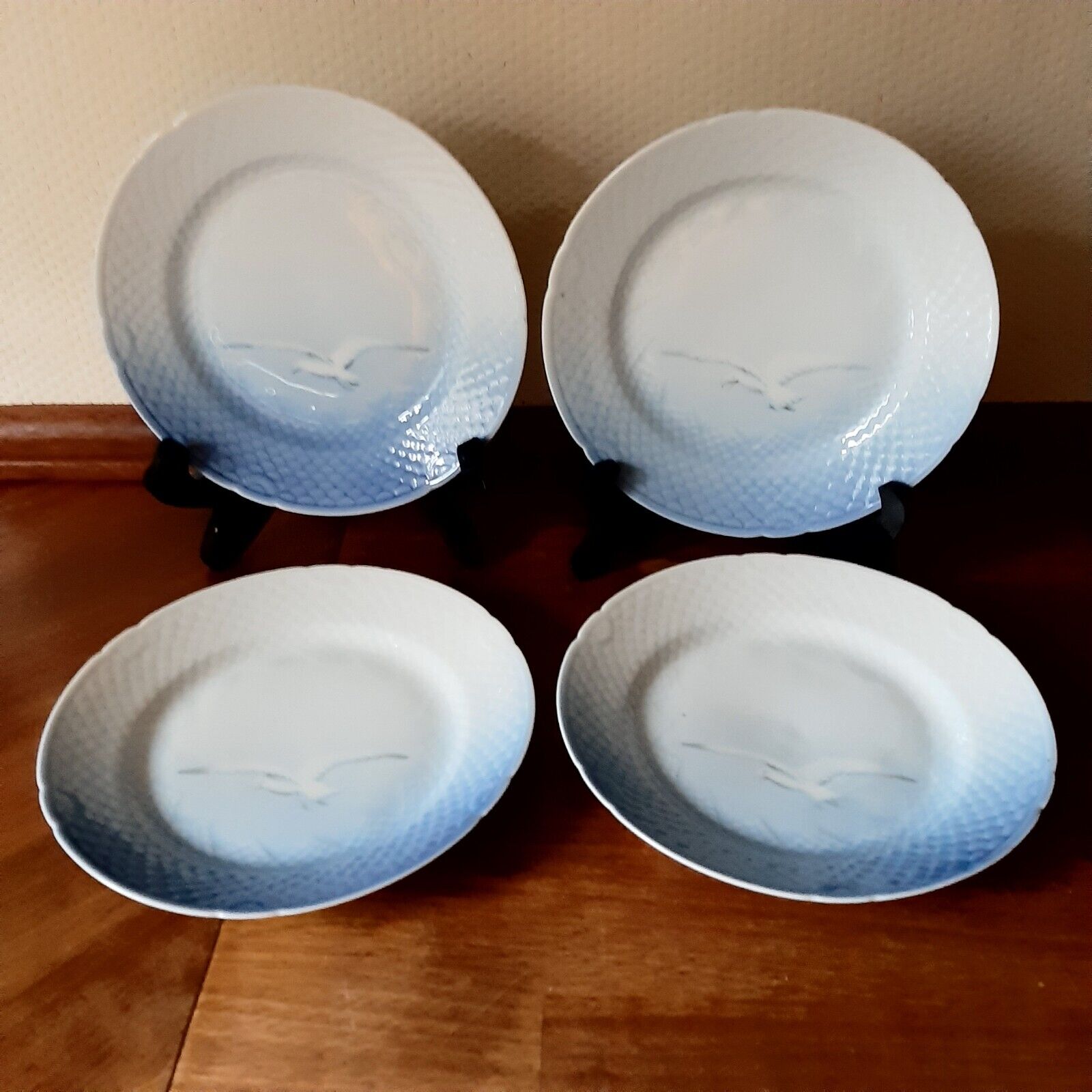 4 x Plates 175 cm SEAGULL no gold # 28 Bing  Grondahl Royal Copenhagen Fact 2