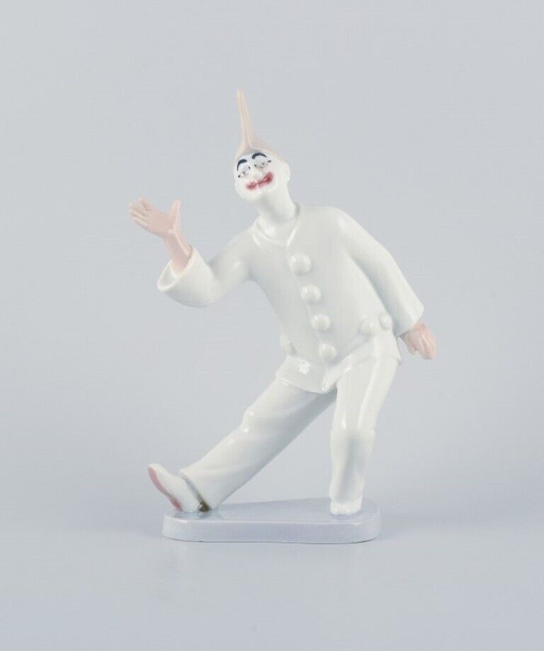 Bing  Grøndahl Pierrot porcelain figurine Model number: 2353