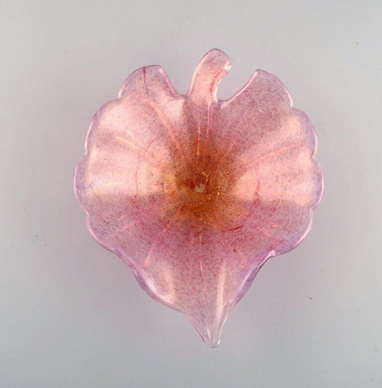 Barovier and Toso Venice Large leaf-shaped bowl in pink mouth-blown art glass