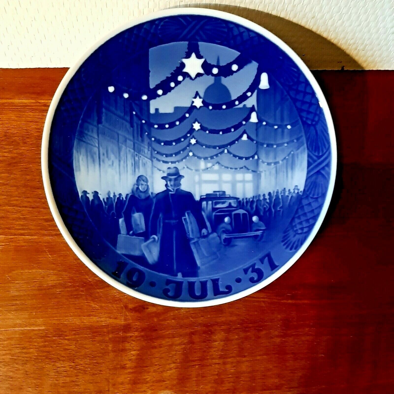 OLD 1937 Christmas Plate Shopping Street in Copenhagen ROYAL COPENHAGEN 1st