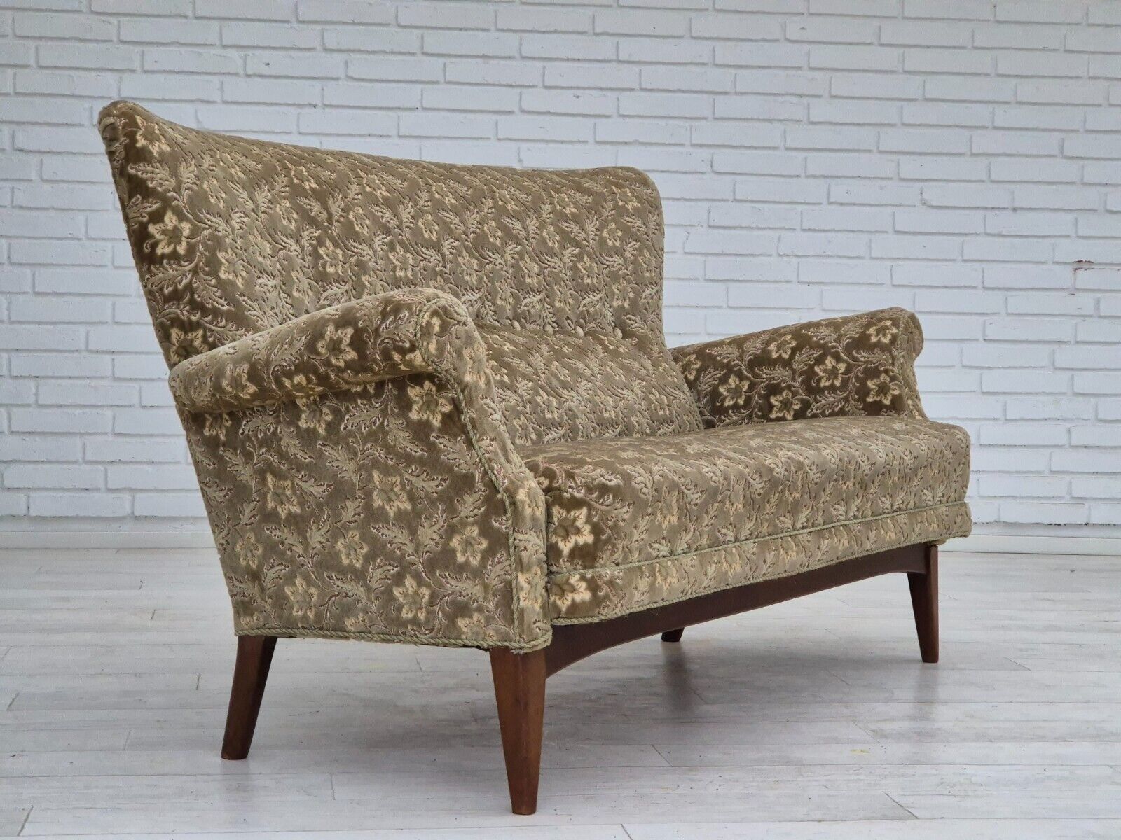 1960s Danish 2 seater sofa by Fritz Hansen very good condition velour