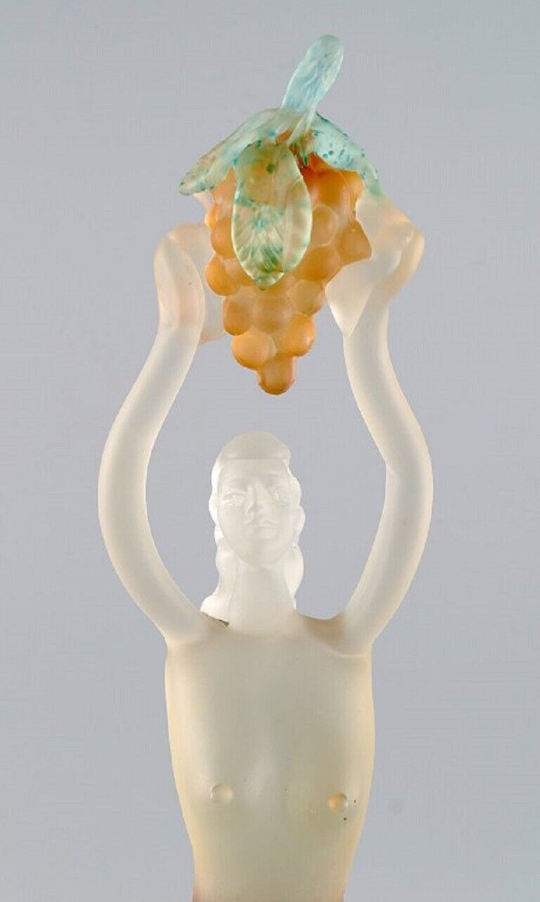 Large and rare Murano sculpture in mouth-blown art glass Woman with grapes