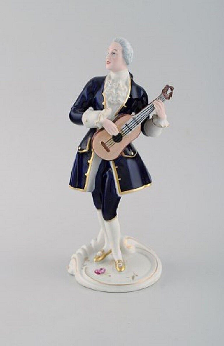 Royal Dux Rococo couple in hand-painted porcelain 1940's