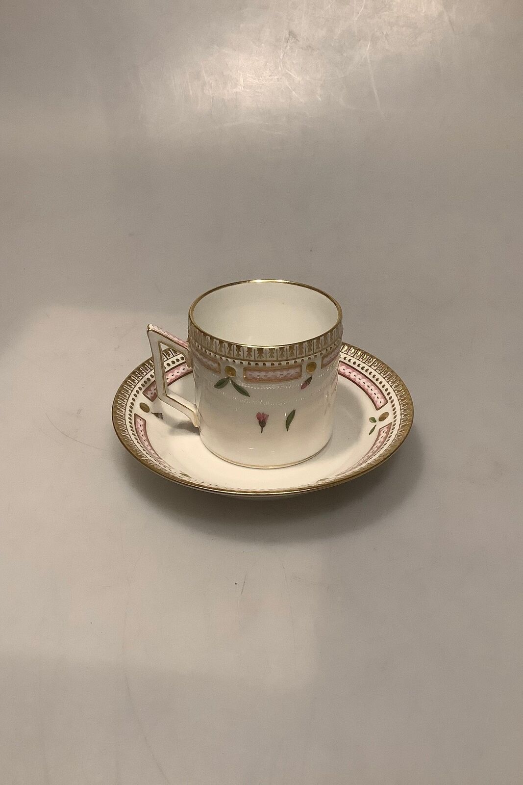 Royal Copenhagen Flora Danica Chocolate Cup No 20/3512