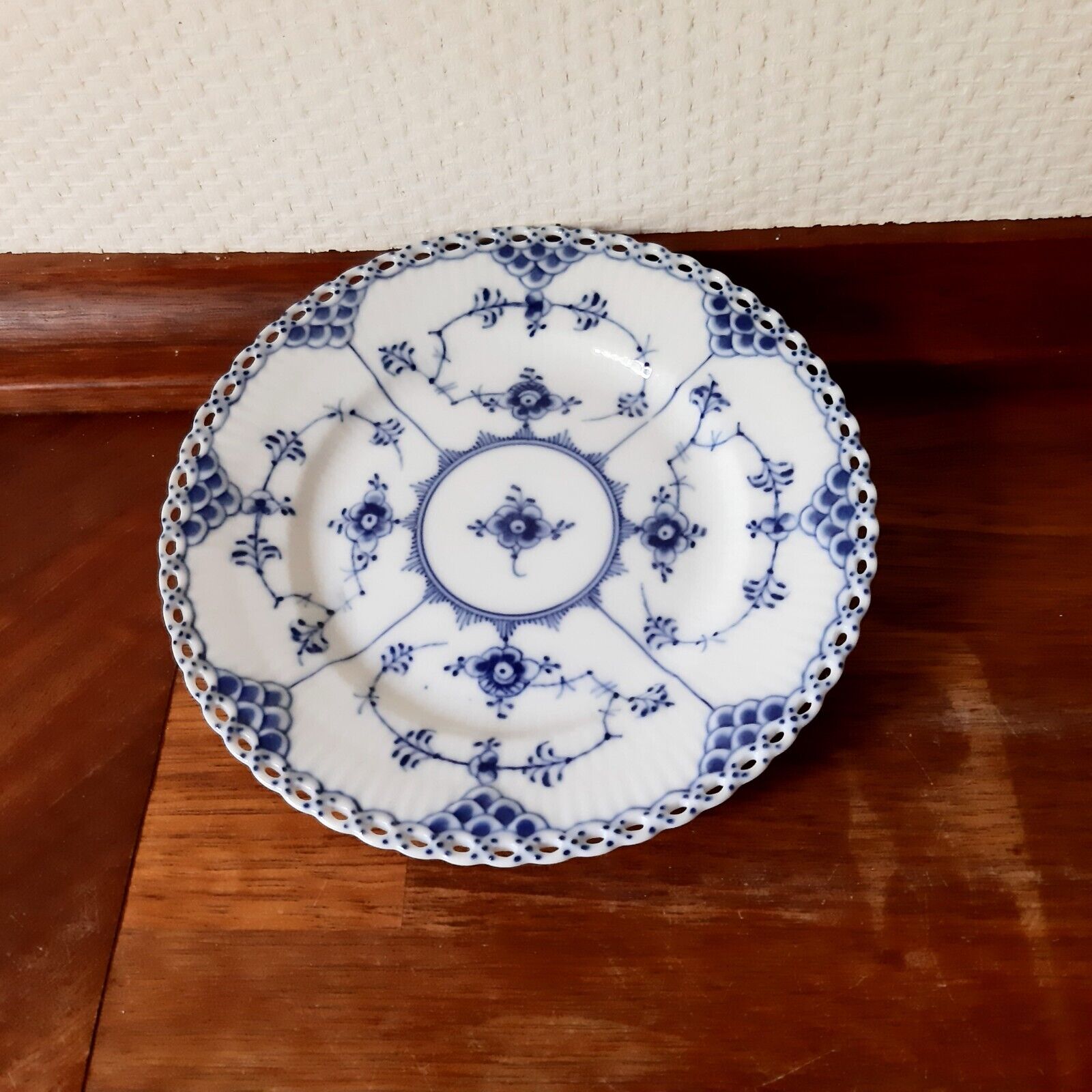 4 Old Plates 15 cm BLUE FLUTED FULL LACE # 1-1088 Royal Copenhagen 1937