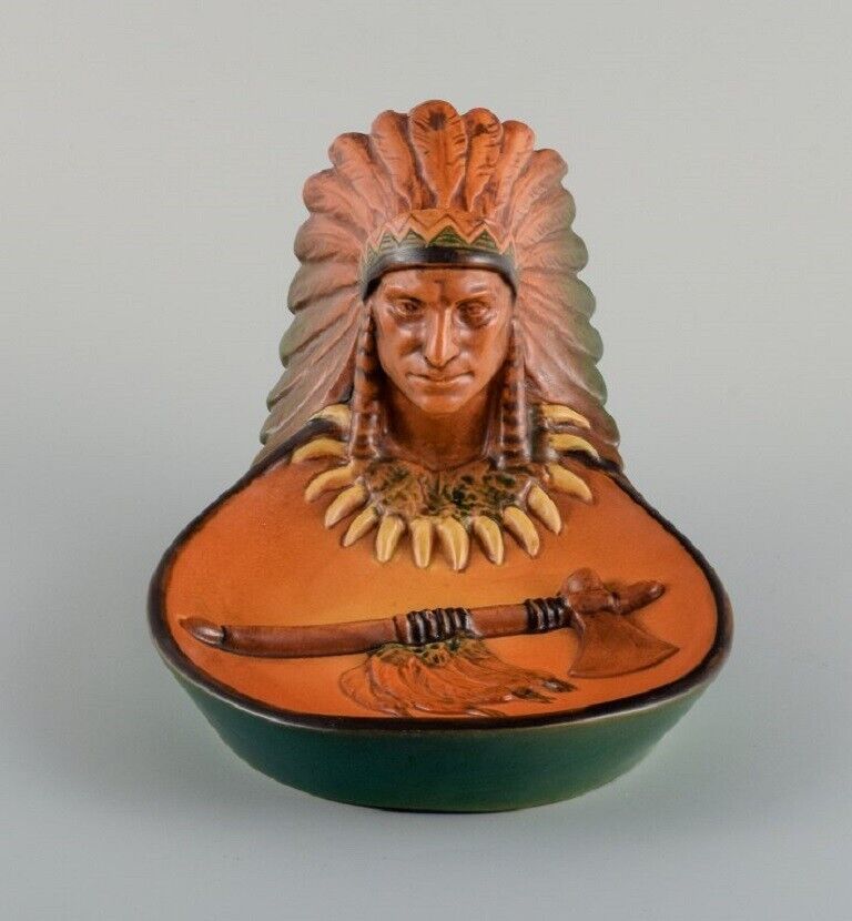 Ipsens Denmark Bowl in glazed ceramic with hand-painted chief Model 286