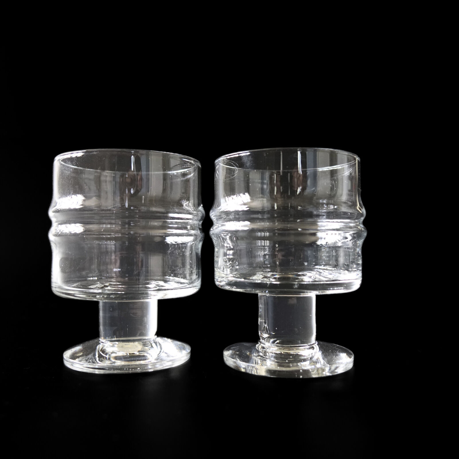 Retro Iittala small glasses "Droppring" designed by Timo Sarpaneva from Finland