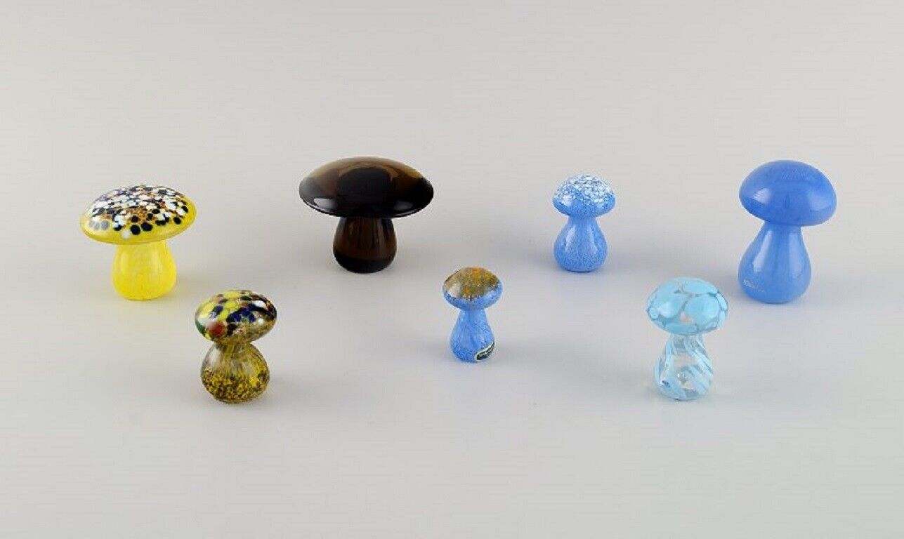 Smålandshyttan Sweden Seven mushrooms in mouth-blown art glass 1960/70s