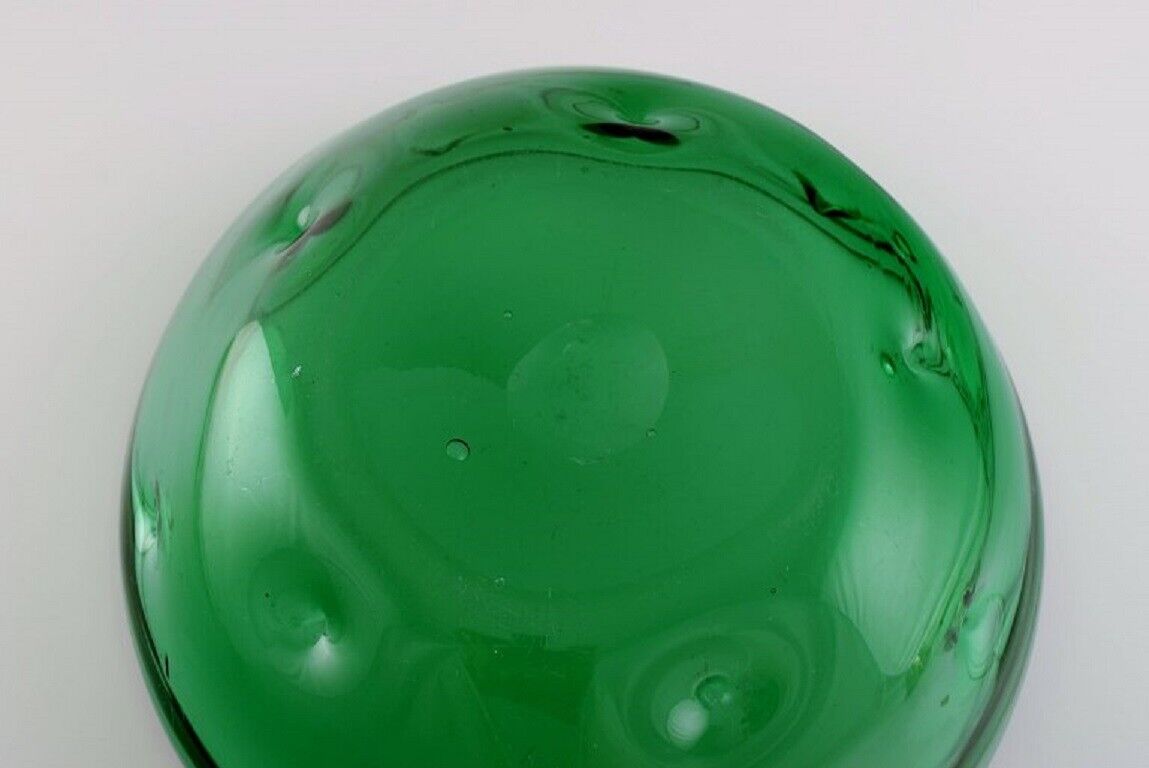 Scandinavian glass artist Unique bowl in green mouth-blown art glass