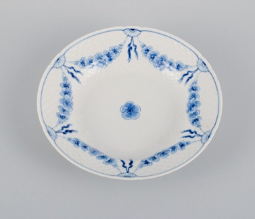 Bing  Grøndahl Three Empire plates in porcelain 1920s