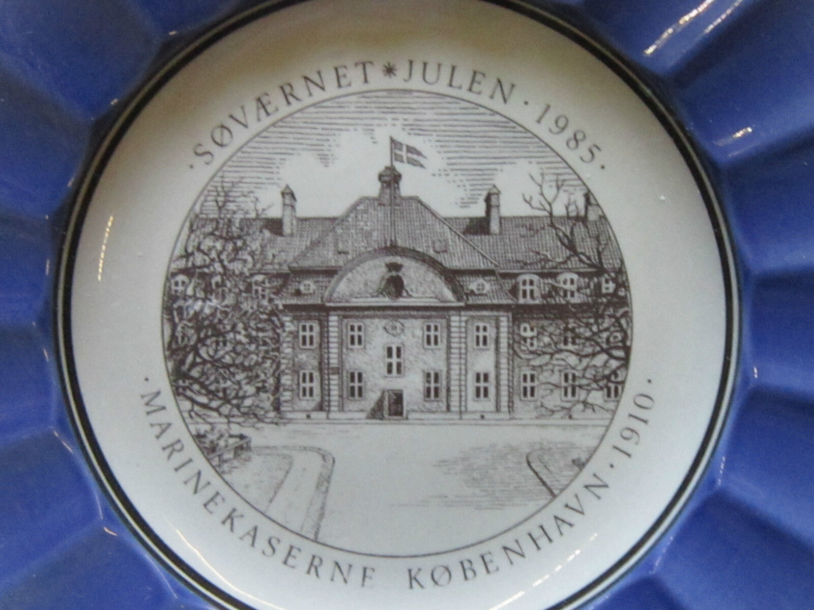 Royal Copenhagen Navy Christmas Plate 1985 Søværnets jul diameter 65 inch 16 cm