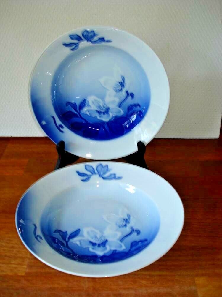 2 x CHRISTMAS ROSE 21½ cm Porridge / small Soup Bowls # 604 Royal Copenhagen 1st