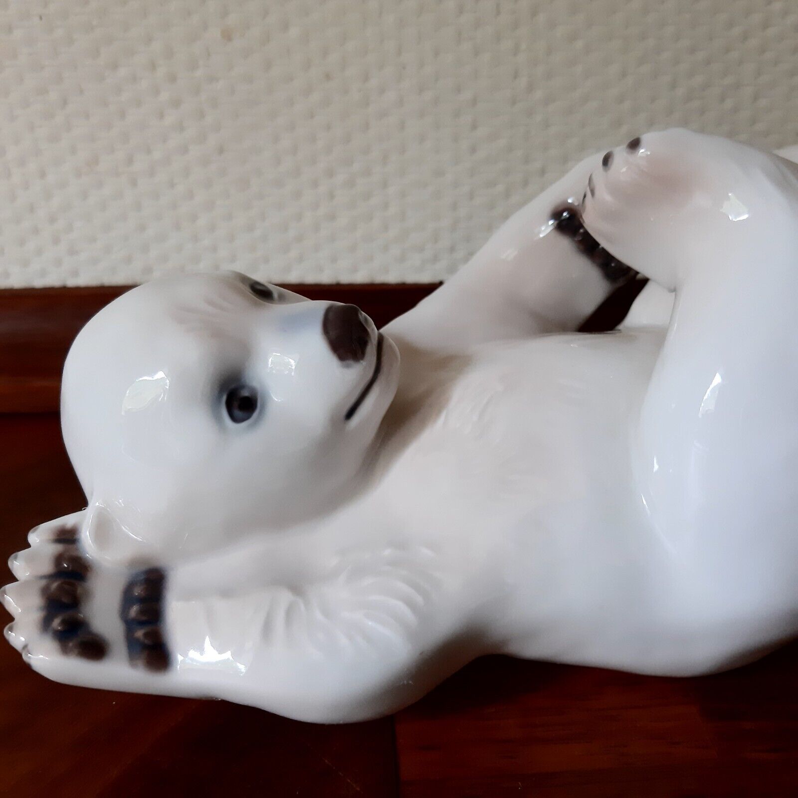 POLAR BEAR CUB lying down Merete Agergaard for Royal Copenhagen # 537 Fact 1st