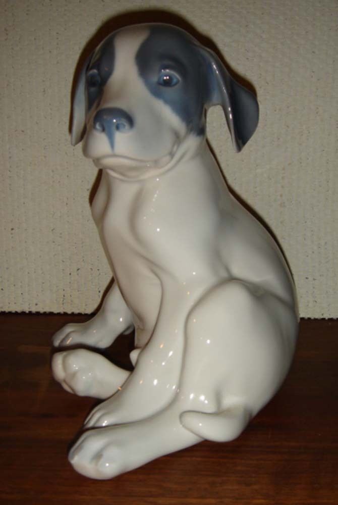 Large POINTER PUPPY DOG by Erik Nielsen for ROYAL COPENHAGEN # 259 FIRST CLASS