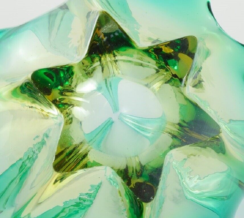 Murano bowl in mouth-blown art glass Green and yellow shades 1960s